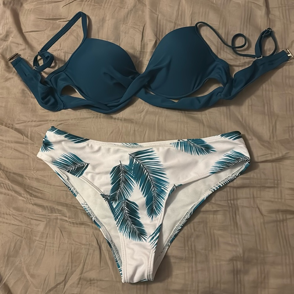 Underwire Cheeky Bikini Set